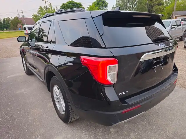 2020 Ford Explorer XLT 4WD in Cars & Trucks in Chatham-Kent - Image 10
