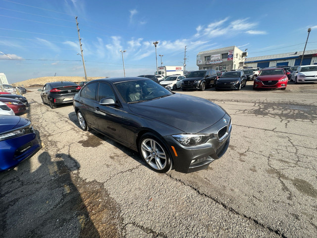 2018 BMW 3 Series 330i xDrive Sedan in Cars & Trucks in Oshawa / Durham Region - Image 4