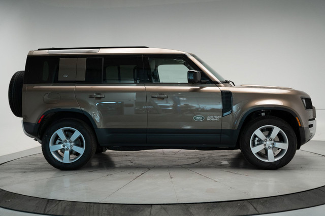 2024 Land Rover Defender 110 P300 S CERTIFIÉ DISPONIBLE/ A PARTI in Cars & Trucks in Longueuil / South Shore - Image 4