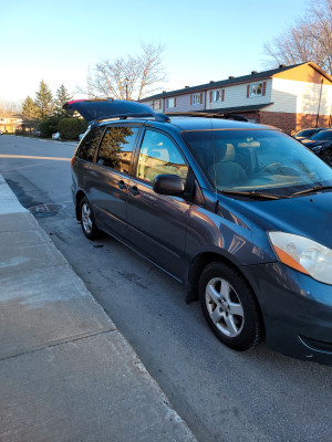 2009 Toyota Sienna CE