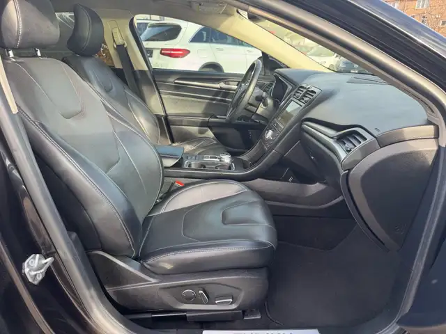 2019 Ford Fusion Hybrid Titanium, Hybrid, Navi, Sunroof, Camera, in Cars & Trucks in Mississauga / Peel Region - Image 17
