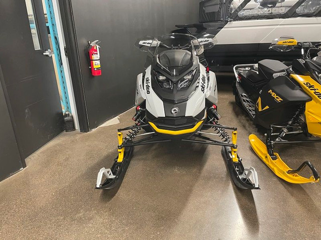 2024 SKI-DOO MXZ ADRENALINE WITH BLIZZARD PACKAGE SNOWMOBILE in Snowmobiles in Leamington - Image 2