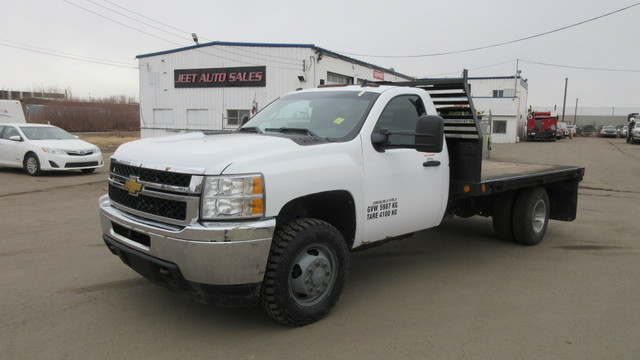 2012 CHEVY SILVERADO 3500 DUALLY REGULAR CAB FLAT DECK in Cars & Trucks in Edmonton - Image 2