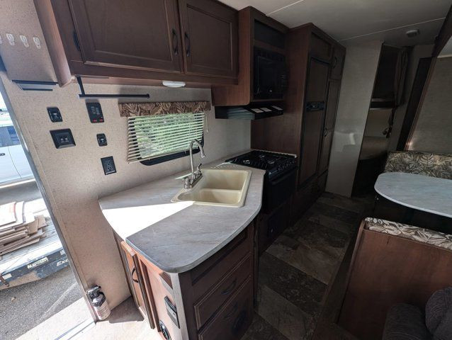 2015 JAYCO JAYFLIGHT 267 BSHW in Cars & Trucks in Grande Prairie - Image 4