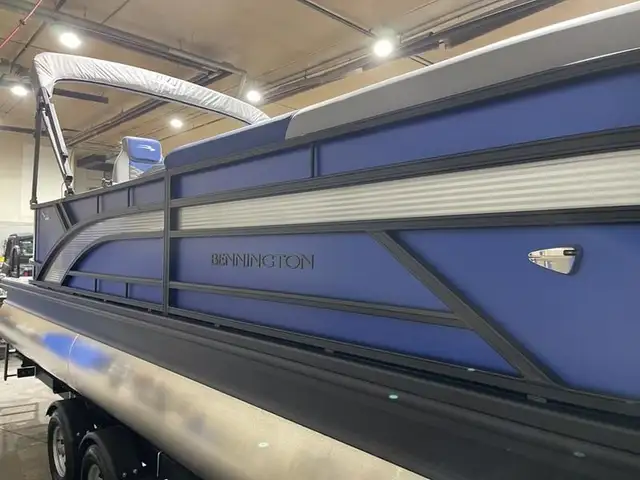2024 Bennington 22SL 'Cruise' Tri-Toon - HUGE SALE ON NOW! in Powerboats & Motorboats in Saskatoon - Image 4
