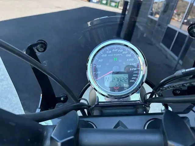 2017 Victory Motorcycles High-Ball Suede Black in Street, Cruisers & Choppers in Kamloops - Image 18