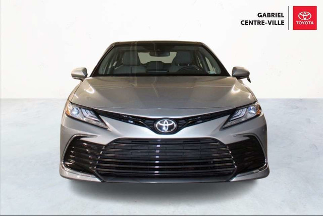 2021 Toyota Camry XLE in Cars & Trucks in City of Montréal - Image 2