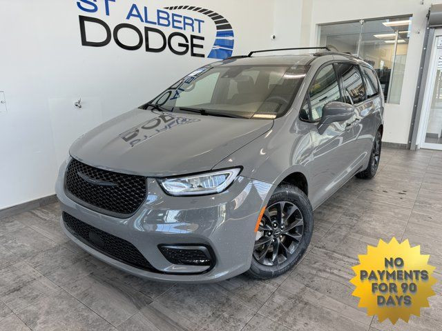 2022 Chrysler Pacifica Touring in Cars & Trucks in St. Albert