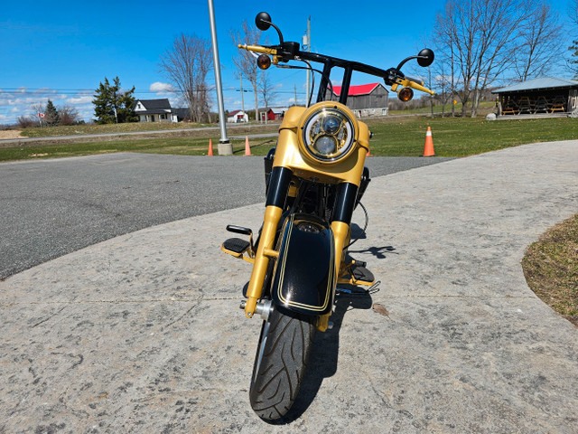 2012 Harley-Davidson Cruiser CLASSY CHASSIS CUSTOM - DYNA SWITCH in Street, Cruisers & Choppers in Peterborough - Image 4