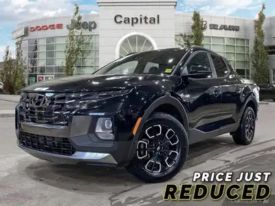This Hyundai Santa Cruz has a strong Intercooled Turbo Regular Unleaded I-4 2.5 L/152 engine powerin...