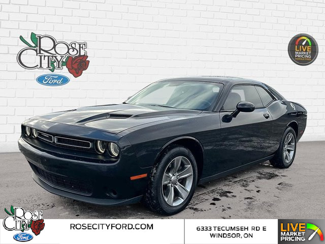 2015 Dodge Challenger SXT | Heated Cloth Seats in Cars & Trucks in Windsor Region