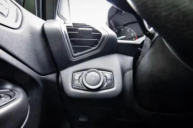 2019 Ford Escape SE FWD • HEATED SEATS • CP/AA • REMOTE START in Cars & Trucks in Ottawa - Image 12