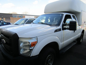 2011 Ford F 250 XL KING CAB4X4 BBOITE DE 8 SPACECAP4X4 BOITE DE 8  FINANCEMENT