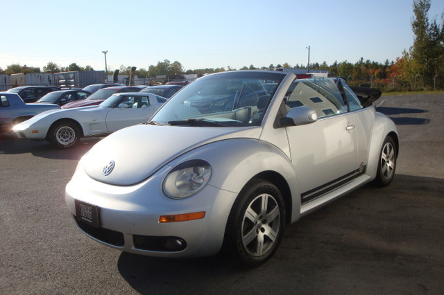 2006 Volkswagen New Beetle Convertible 2.5 W/Leather in Cars & Trucks in Fredericton - Image 4