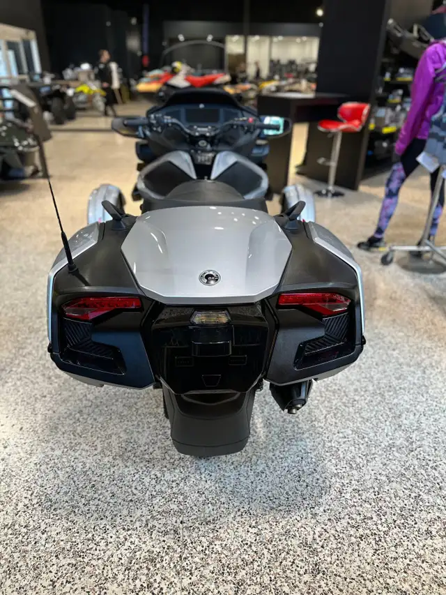 2023 Can-Am Spyder SE6 RT Hyper Silver in Street, Cruisers & Choppers in Ottawa - Image 6