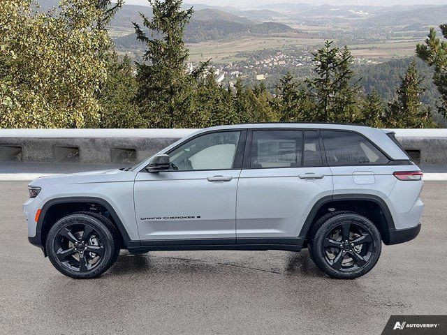 2024 Jeep Grand Cherokee Altitude in Cars & Trucks in Moncton - Image 2