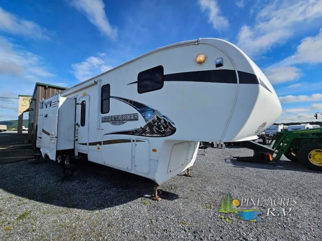 2011 Keystone Mountaineer 346LBQ (HAMPTON, NB) SOLD!!!! in Travel Trailers & Campers in Moncton