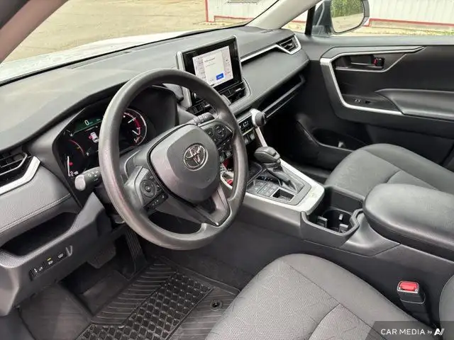 2023 Toyota RAV4 LE in Cars & Trucks in Brantford - Image 16