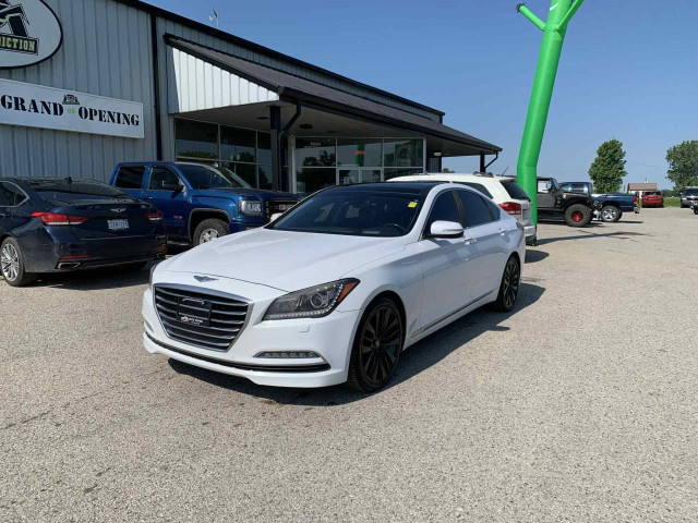 2015 Hyundai Genesis Ultimate in Cars & Trucks in London