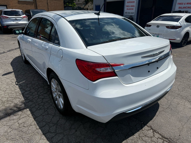 2014 Chrysler 200 LX in Cars & Trucks in Hamilton - Image 3