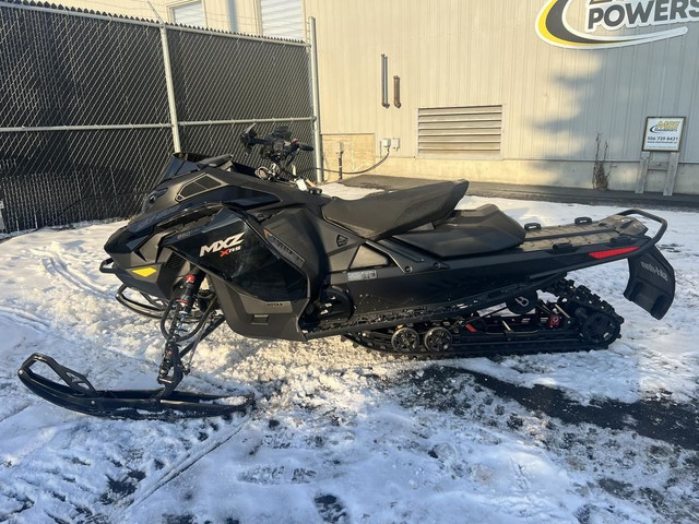 2024 Ski-Doo MXZ XRS 850 137 in Snowmobiles in Edmundston - Image 2