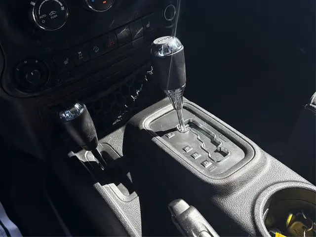 2016 Jeep WRANGLER UNLIMITED Sahara CLEAN MUSE SEE WE FINANCE AL dans Autos et camions dans London - Image 14