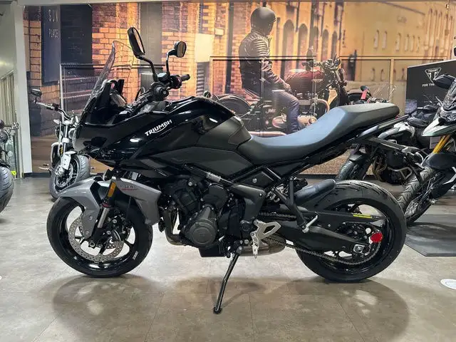 2024 Triumph Tiger Sport 660 Jet Black/Graphite in Street, Cruisers & Choppers in Calgary - Image 10