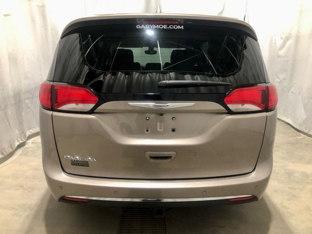 2017 Chrysler Pacifica Touring-L Plus - Leather Seats in Cars & Trucks in Red Deer - Image 3