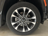 EXECUTIVE CROSSTOWN DEMO! This 2024 JEEP GRAND CHEROKEE L OVERLAND 4X4 has the following options Nap... (image 9)