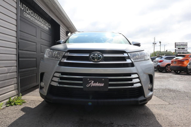 2018 Toyota Highlander XLE 3RD ROW - LEATHER - MOONROOF in Cars & Trucks in Kingston - Image 2