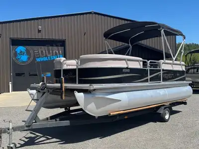 2013 20' SUNCHASER PONTOON 40HP MERCURY 4-STROKE EFI BIGOOT EDITION THAT HAS THE SAME THRUST AS A 90...