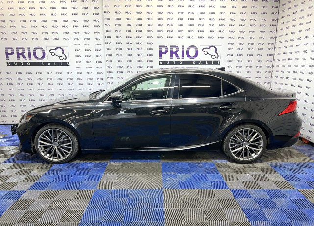 2020 Lexus IS in Cars & Trucks in Ottawa - Image 2