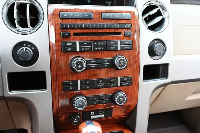 2010 Ford F-150 LARIAT + SUPERCREW + 4 X 4 + 81312 KM LARIAT SUP in Cars & Trucks in Longueuil / South Shore - Image 24