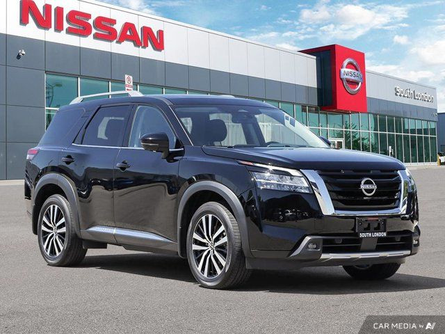 2024 Nissan Pathfinder Platinum in Cars & Trucks in London