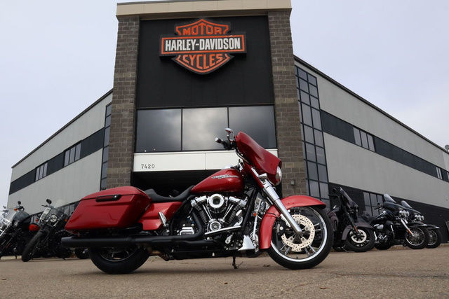 2019 Harley-Davidson FLHX - Street Glide in Touring in Edmonton - Image 4