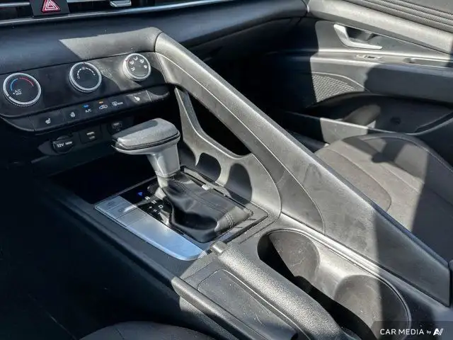 2023 Hyundai Elantra Preferred 2.0L FWD | Heated Seats And dans Autos et camions dans Winnipeg - Image 19