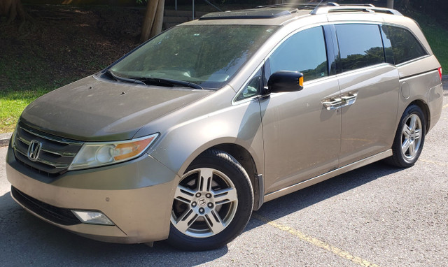 2011 Honda Odyssey TOURING !!! LEATHER !!! NAVIGATION !!! in Cars & Trucks in City of Toronto - Image 3