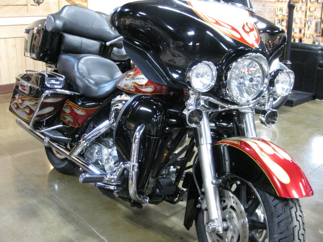 2006 HARLEY DAVIDSON Electra Glide Classic in Touring in Medicine Hat - Image 4
