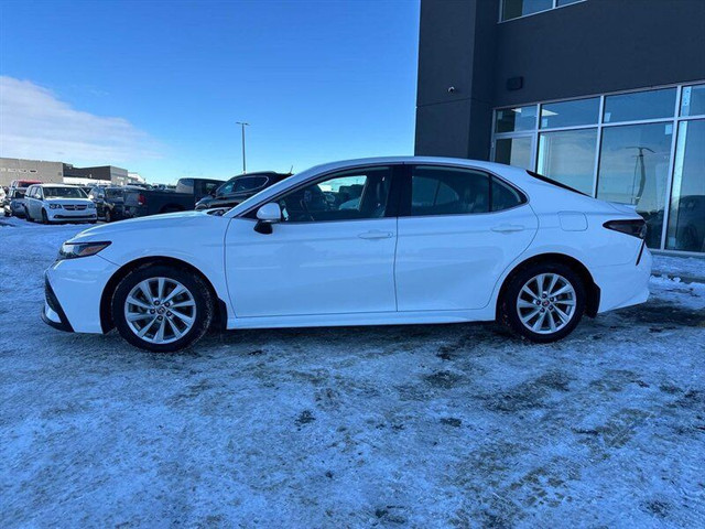 2021 Toyota Camry SE in Cars & Trucks in St. Albert - Image 4