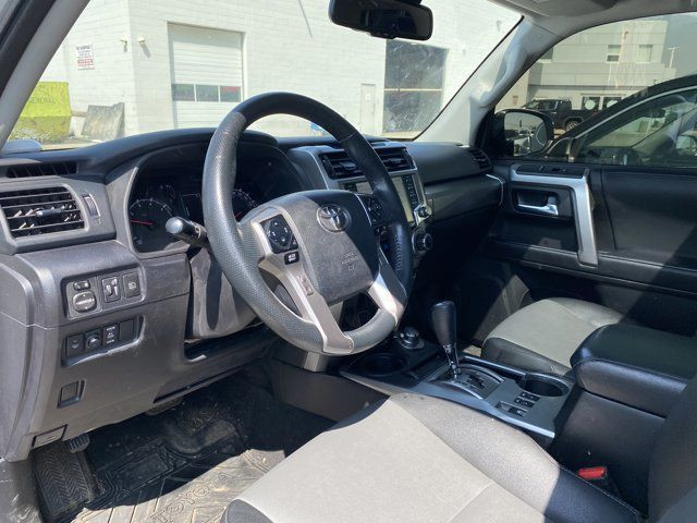 2020 Toyota 4Runner 4WD SR5 PREMIUM * SUNROOF * 2 TONE LEATHER in Cars & Trucks in Edmonton - Image 3