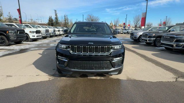 2022 Jeep Grand Cherokee 4xe | Apple CarPlay | Remote Start in Cars & Trucks in Edmonton - Image 3