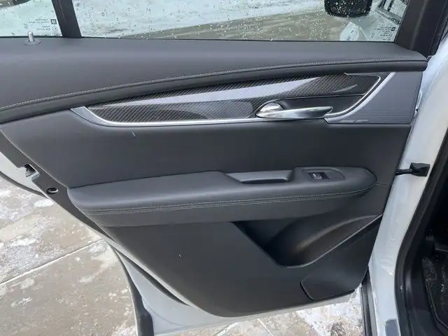 2025 Cadillac XT6 AWD Sport in Cars & Trucks in Edmonton - Image 22