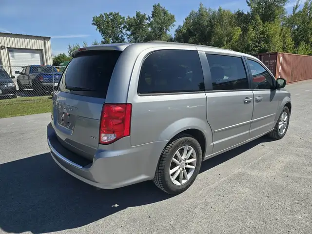 2016 Dodge Grand Caravan SXT63760520744195124