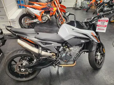 PLEASE NOTE: The unit details and description on this used unit may be derived from a link to the OE...