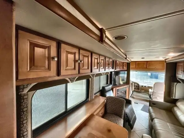 2014 Winnebago Adventurer 38Q in RVs & Motorhomes in Kamloops - Image 29