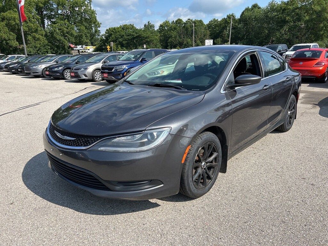  2015 Chrysler 200 CLEAN CARFAX! in Cars & Trucks in London - Image 2