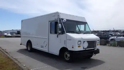 2011 Ford E-450 Step Van $22,850 + $995 Processing fee = $23,845 Total obligation before taxes GET A...