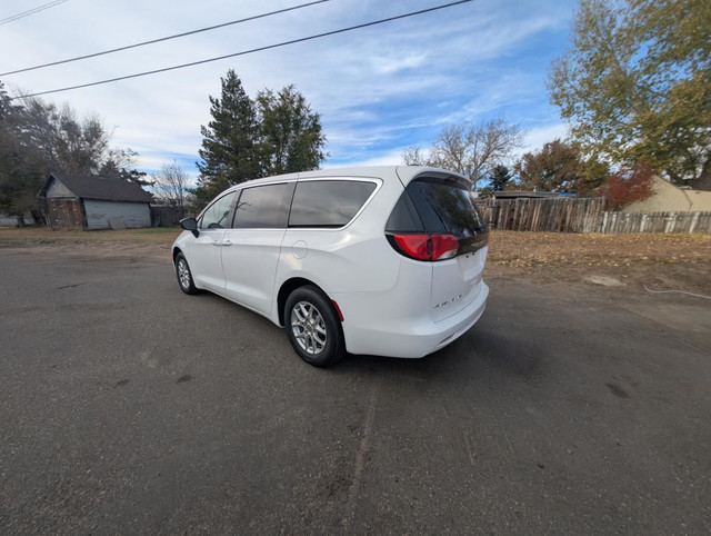 2024 Chrysler Grand Caravan SXT 2WD for sale in Cars & Trucks in Medicine Hat - Image 4