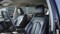 *18 inch Aluminum Wheels, Black Seats, Leather, Heated Seats, Apple CarPlay, Android Auto! * The ups... (image 6)