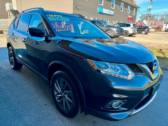  2016 Nissan Rogue AWD SL - HEATED LEATHER - ROOF - NAV - CAMERA in Cars & Trucks in Fredericton - Image 4